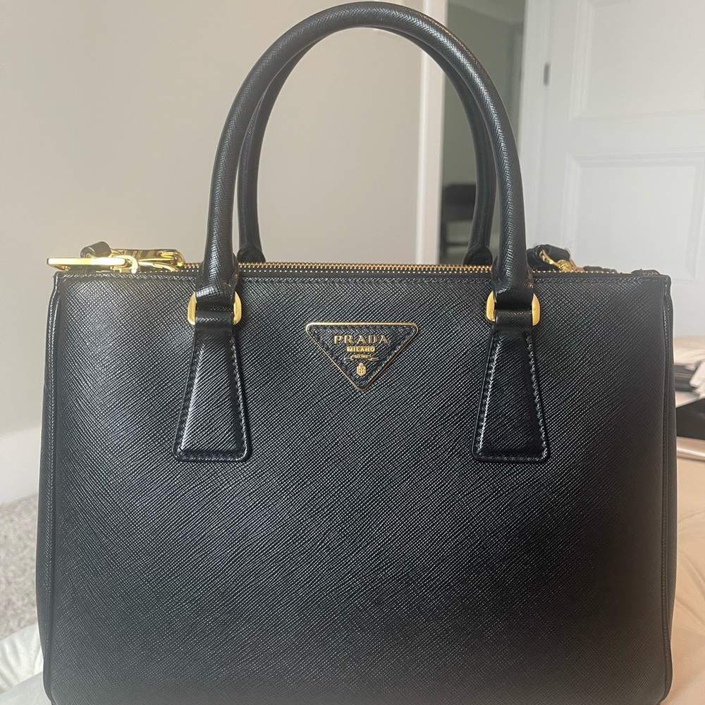 Prada Medium Galleria Saffiano Leather bag